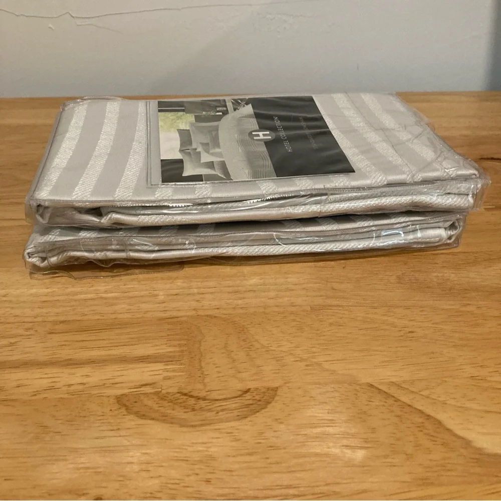 2 Standard Pillow Shams Hotel Collection Luminescent Silver New Old Stock